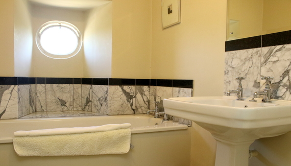 Aylworth Manor - gallery