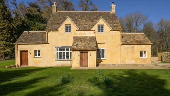 Hollybush Cottage at Badminton Estate - Gallery