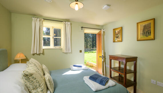 Hollybush Cottage at Badminton Estate - Gallery