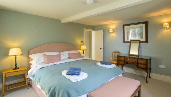 Hollybush Cottage at Badminton Estate - Gallery