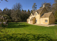 Hollybush Cottage at Badminton Estate