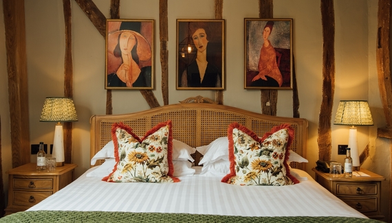Farmhouse at Redcoats - Gallery