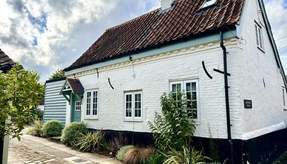 The Beekeeper’s Cottage - Gallery
