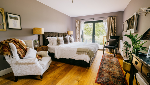 Red Lion at East Chisenbury - Gallery
