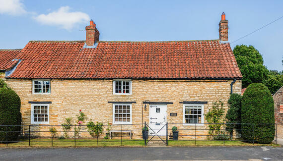 Yew Tree Cottage Westow - Gallery
