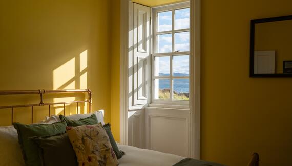 Eilean Sionnach Lighthouse Cottage - Gallery