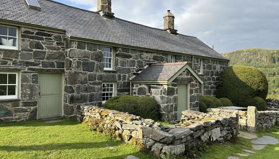 Garth Gell Farmhouse - Gallery