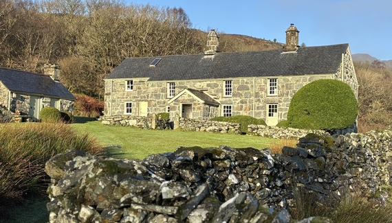 Garth Gell Farmhouse - Gallery