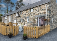 The Llanfendigaid Estate: Dove Cottage