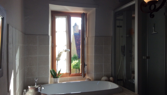 Les Tourterelles - Gallery