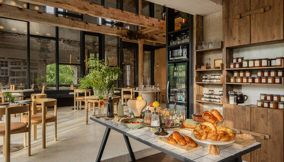 Moulin Moulin - Gallery