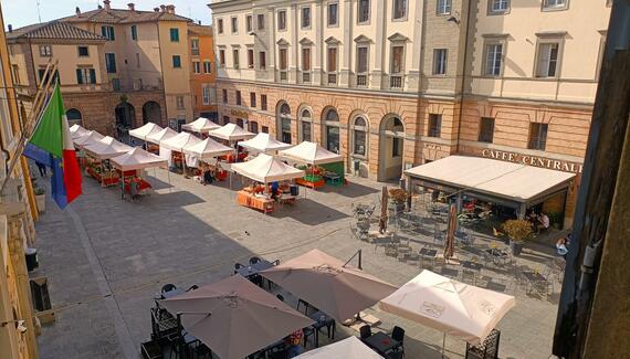 The Square 1 - Gallery